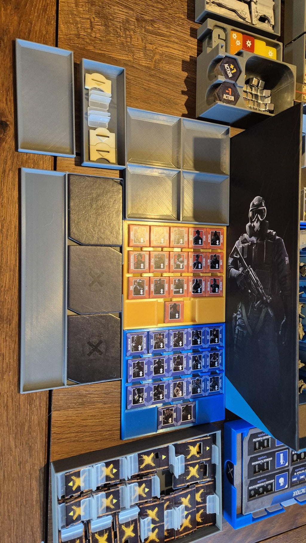 Organizer for 6 Siege the Boardgame